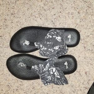 Sanuk yoga mat sandal